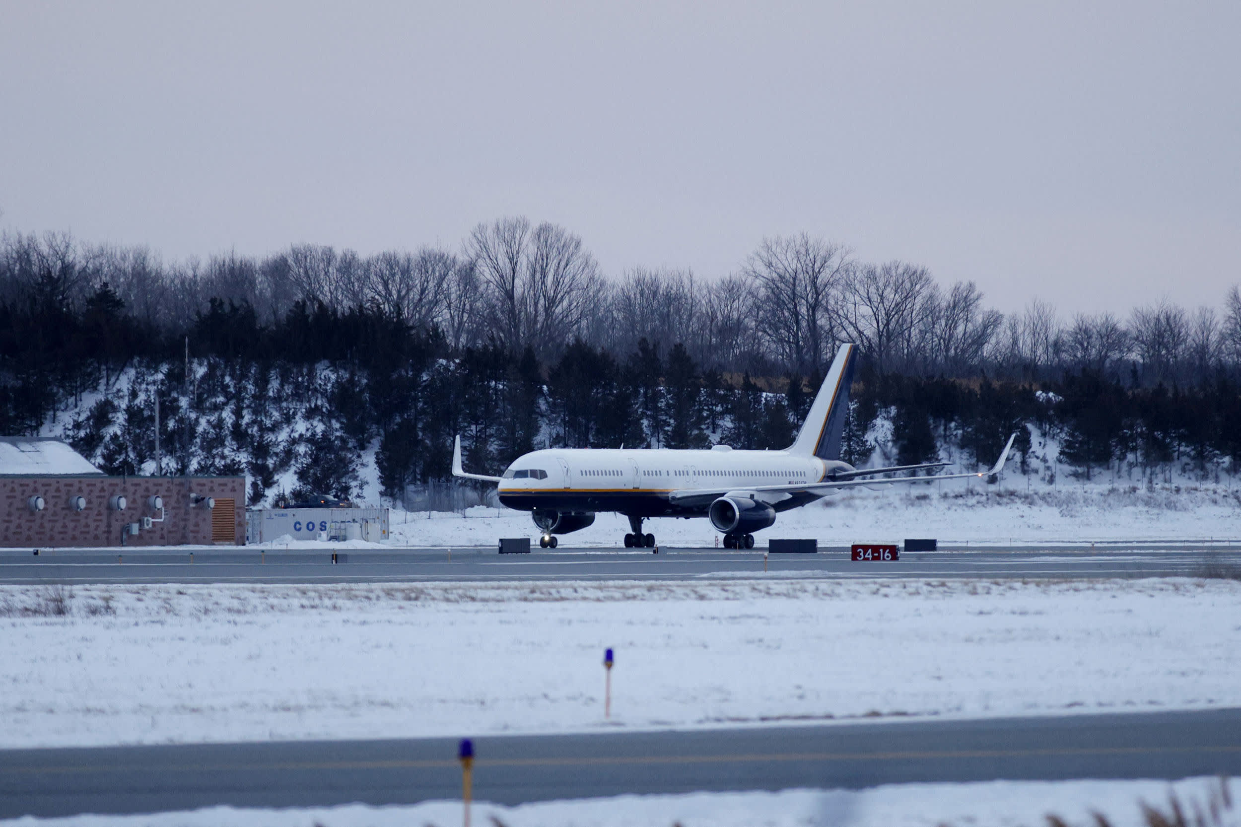 Image: An aircraft on snowy runway