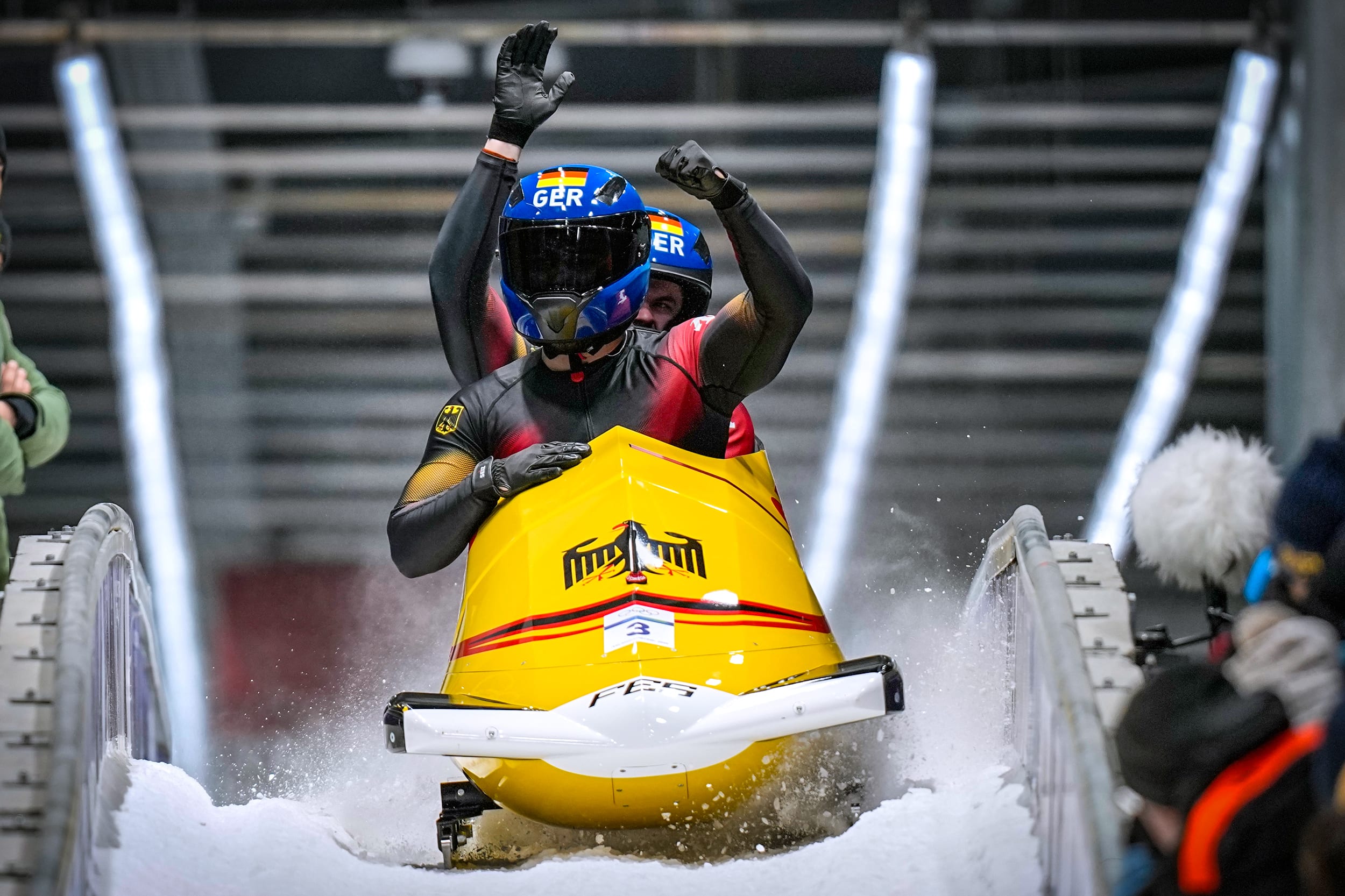 Adam Ammour,Alexander Schaller