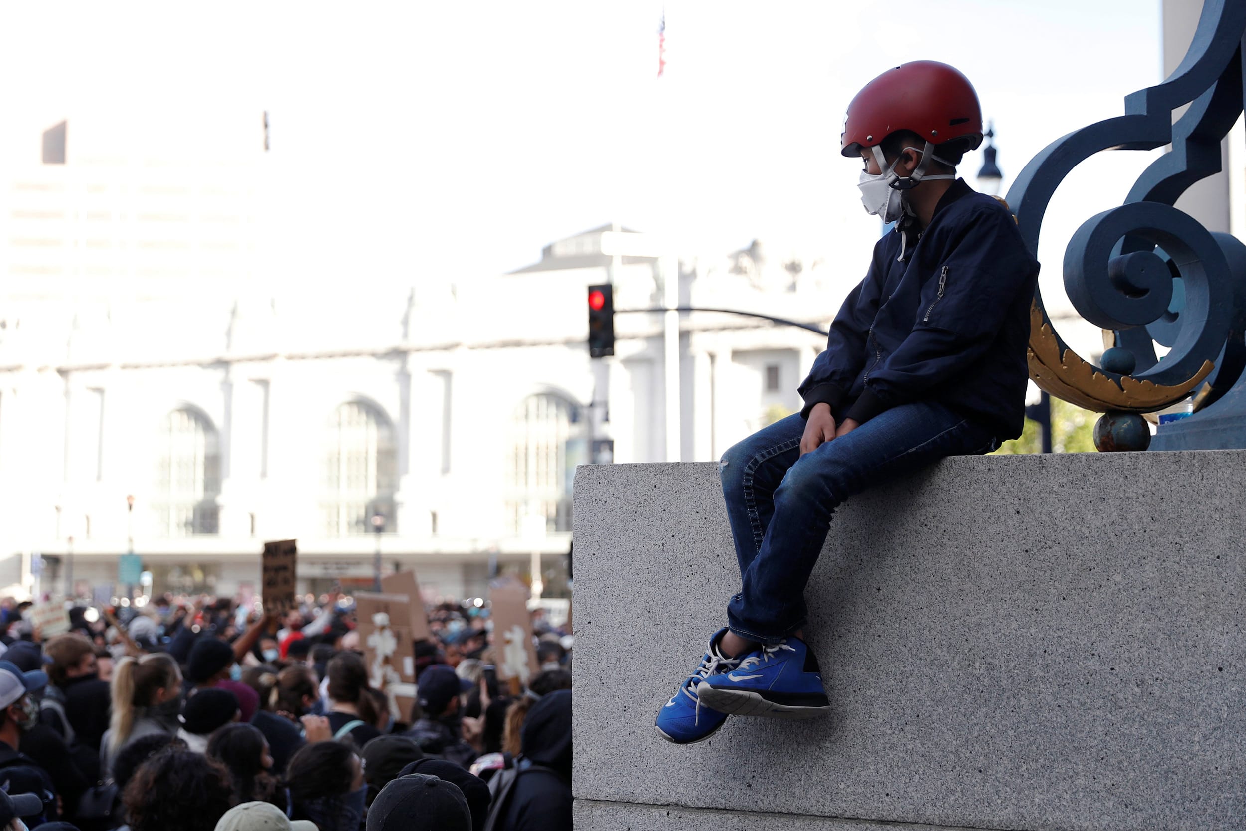 Image: Protesters rally against the death in Minneapolis police custody of George Floyd in San Francisco