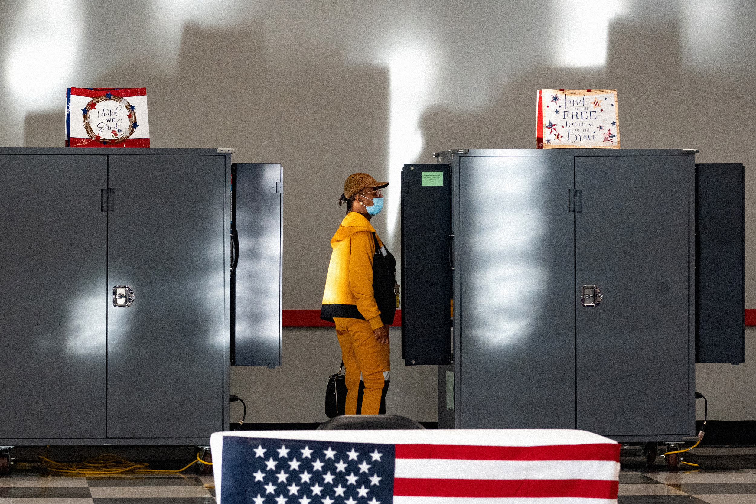 A voter casts a ballot in Atlanta on Oct. 27, 2022.