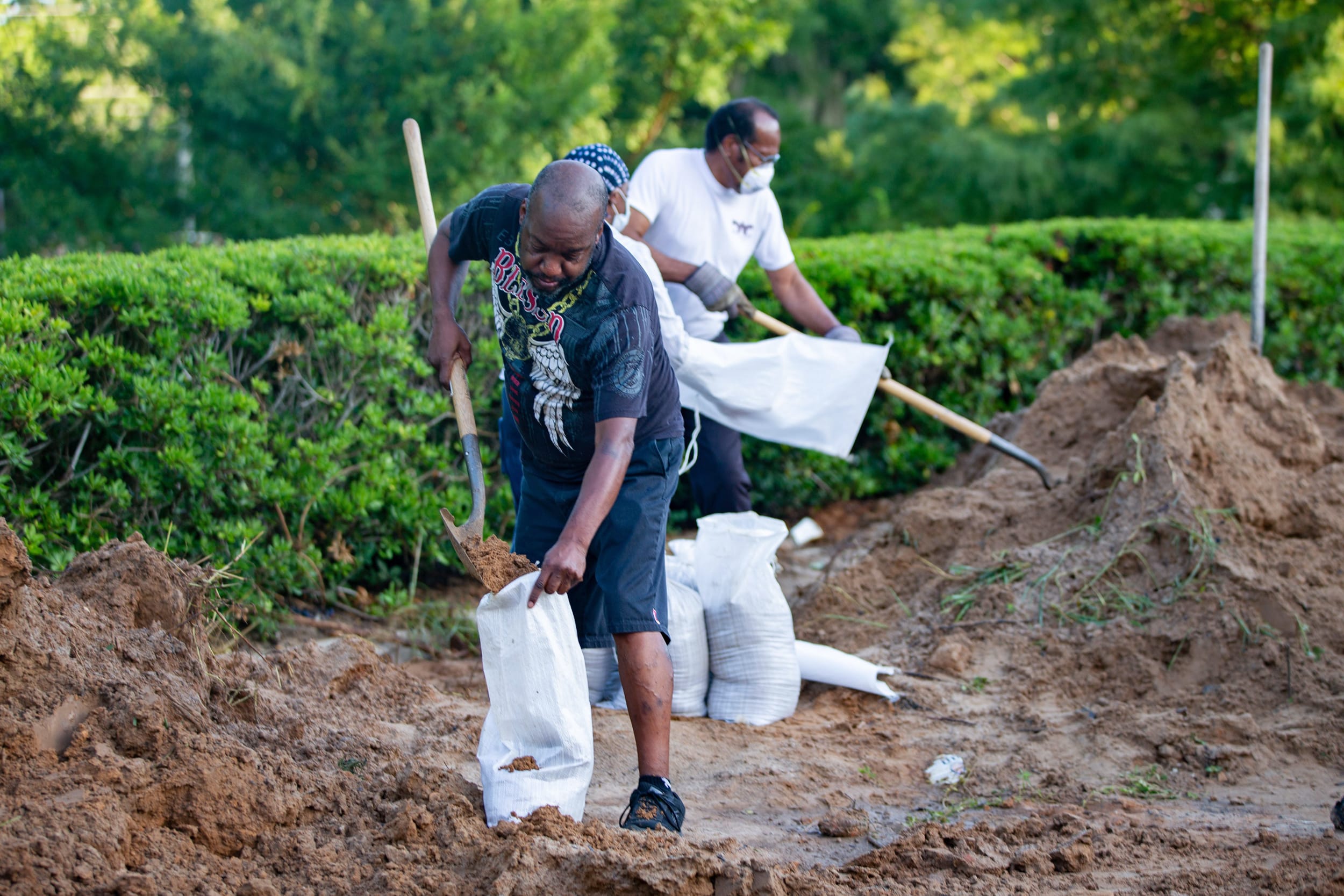 Tallahassee residents fill sandbags as they prepare for the worst with Hurricane Idalia heading towards the Big Bend on Tuesday, Aug. 29, 2023.