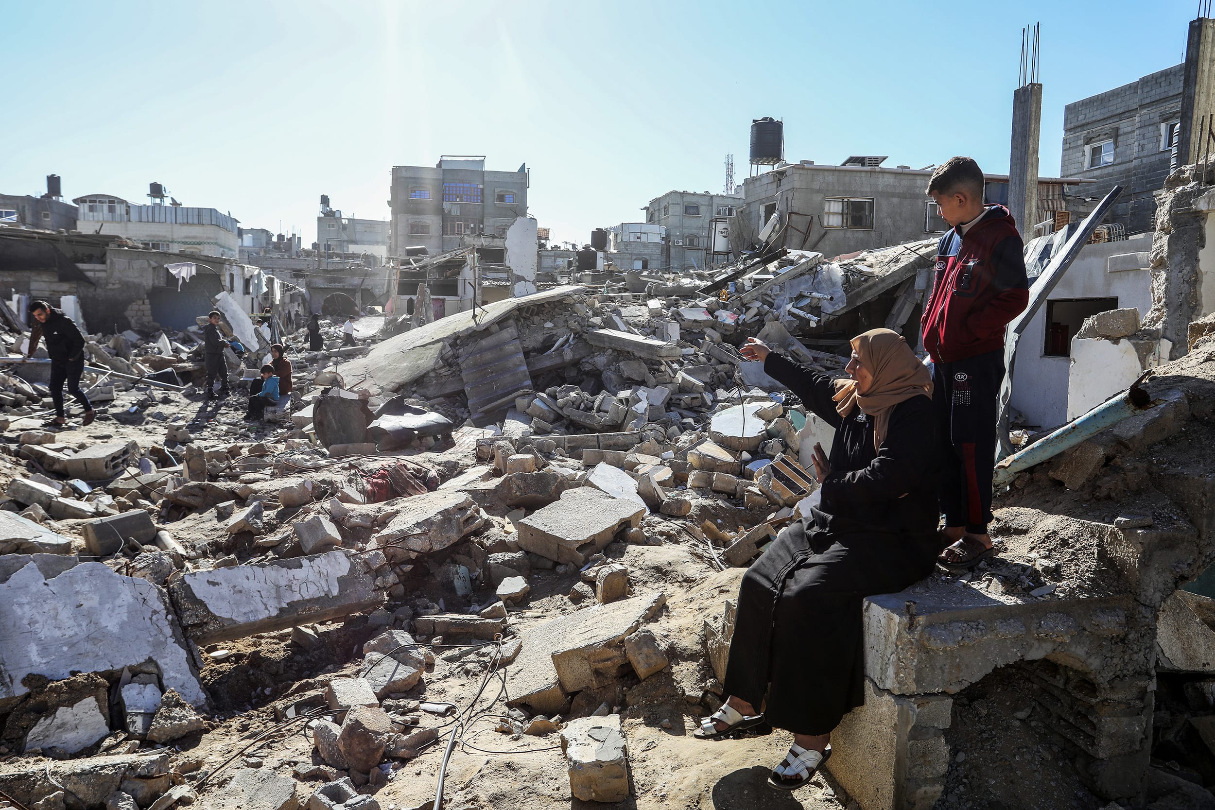 Palestinians taking refuge in Rafah survive under harsh conditions