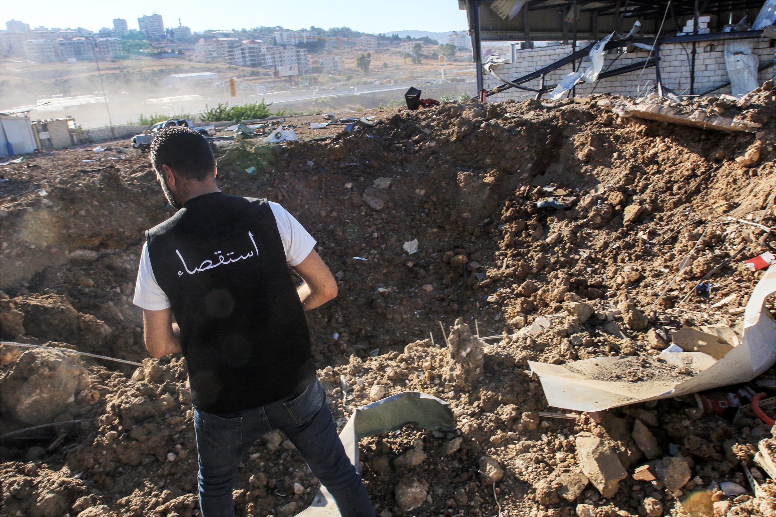 In south Lebanon, a stronghold of Hezbollah, Israeli warplanes bombed villages for a third day on September 25, after air raids earlier this week killed at least 558 people in the deadliest day of violence since the 1975-1990 civil war.