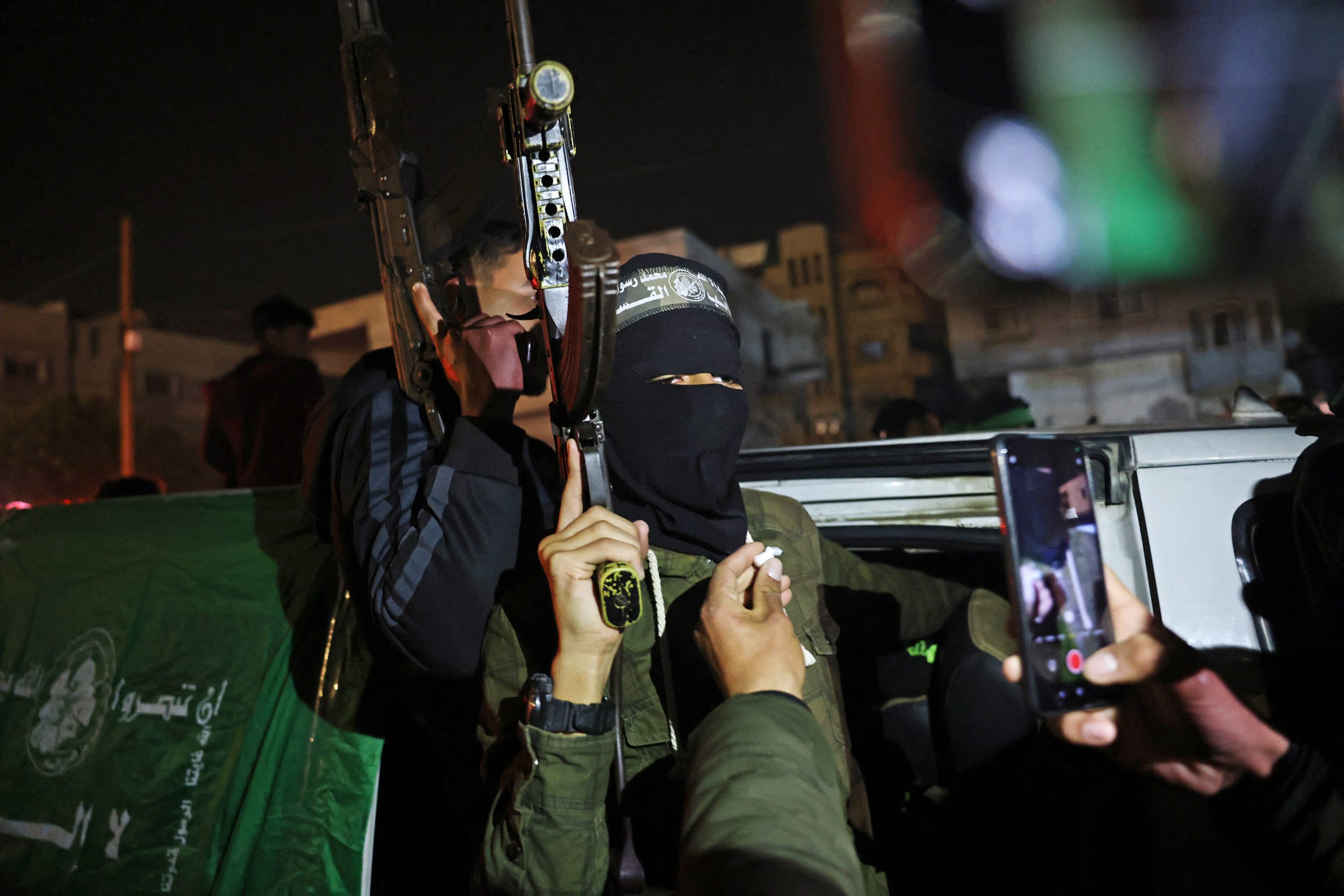 Thousands of Gazans celebrated on January 15 as news spread that a ceasefire and hostage release deal had been reached between Israel and Hamas, aimed at ending more than 15 months of war in the Palestinian territory.
