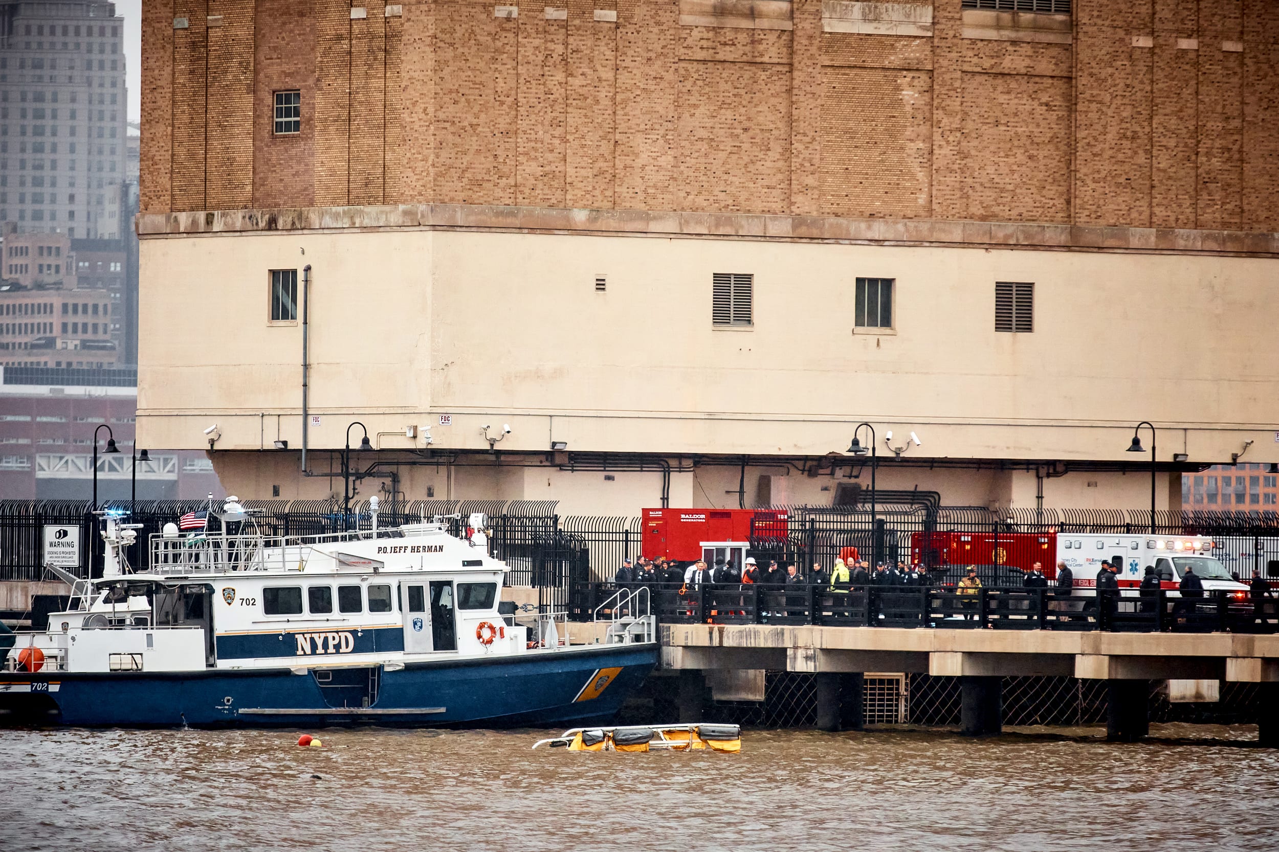 Helicopter Crashes Into New York's Hudson's River