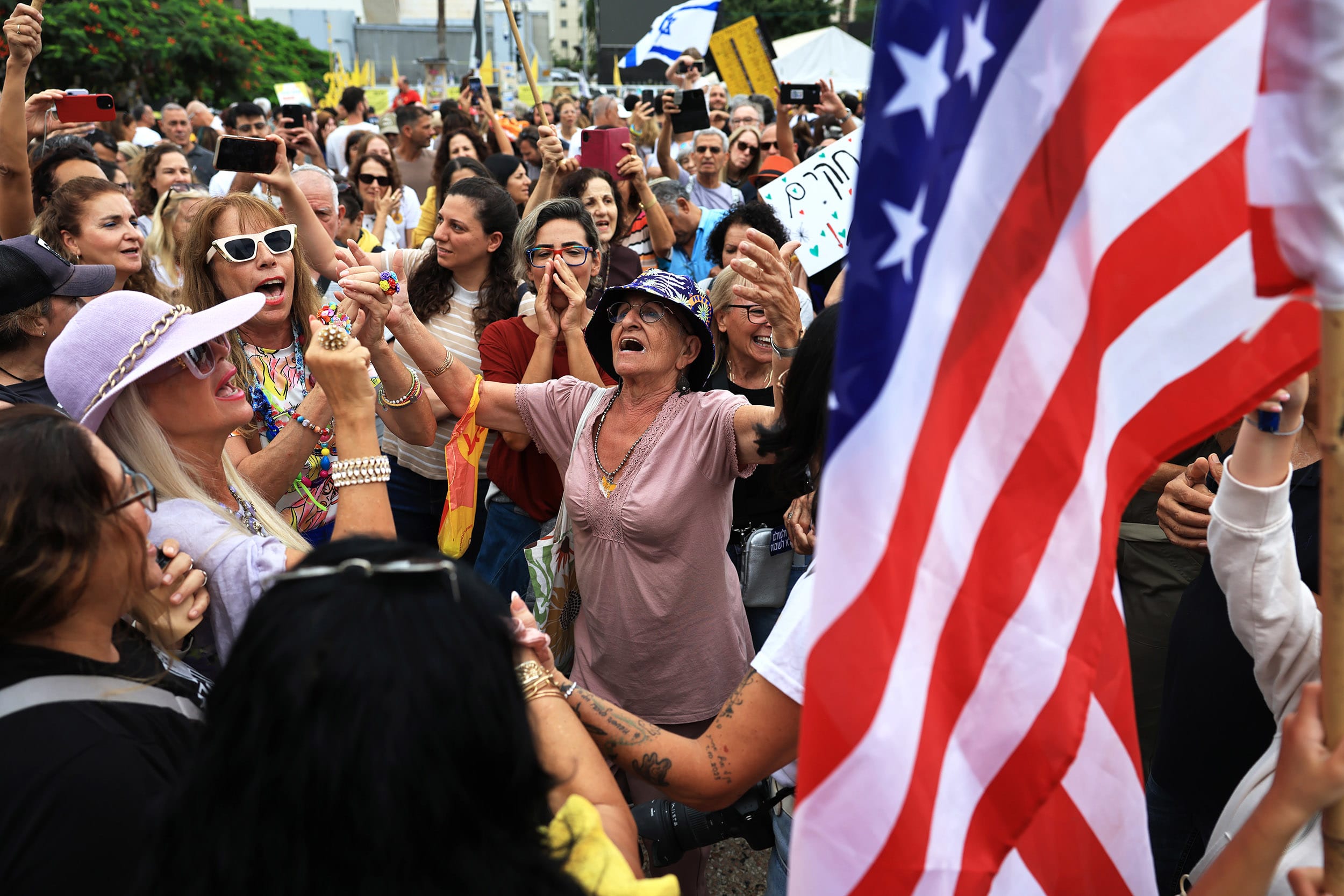 Image: Israelis React To News Of Gaza Peace Deal