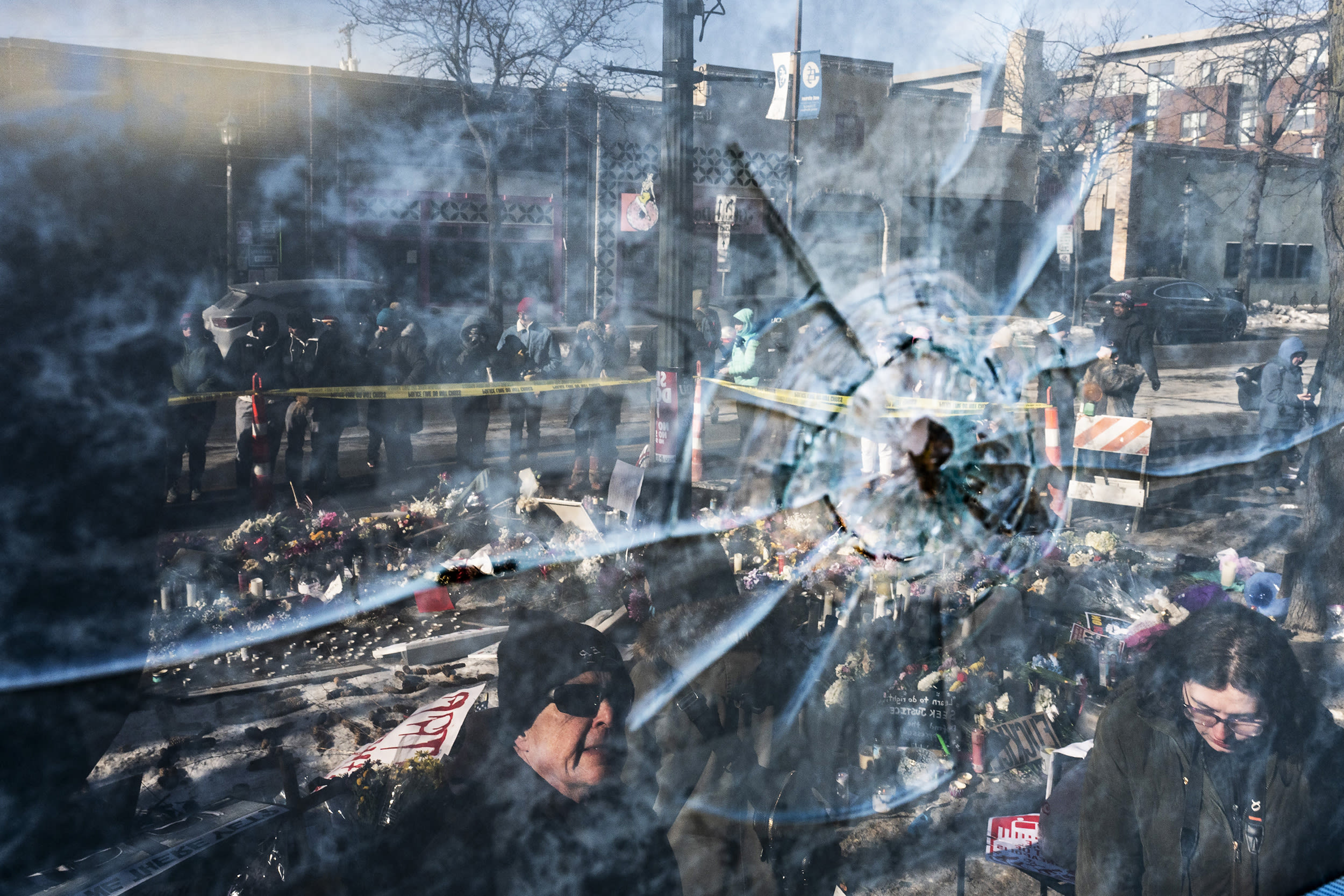 Image: *** BESTPIX *** TOPSHOT-US-IMMIGRATION-ICE-SHOOTING