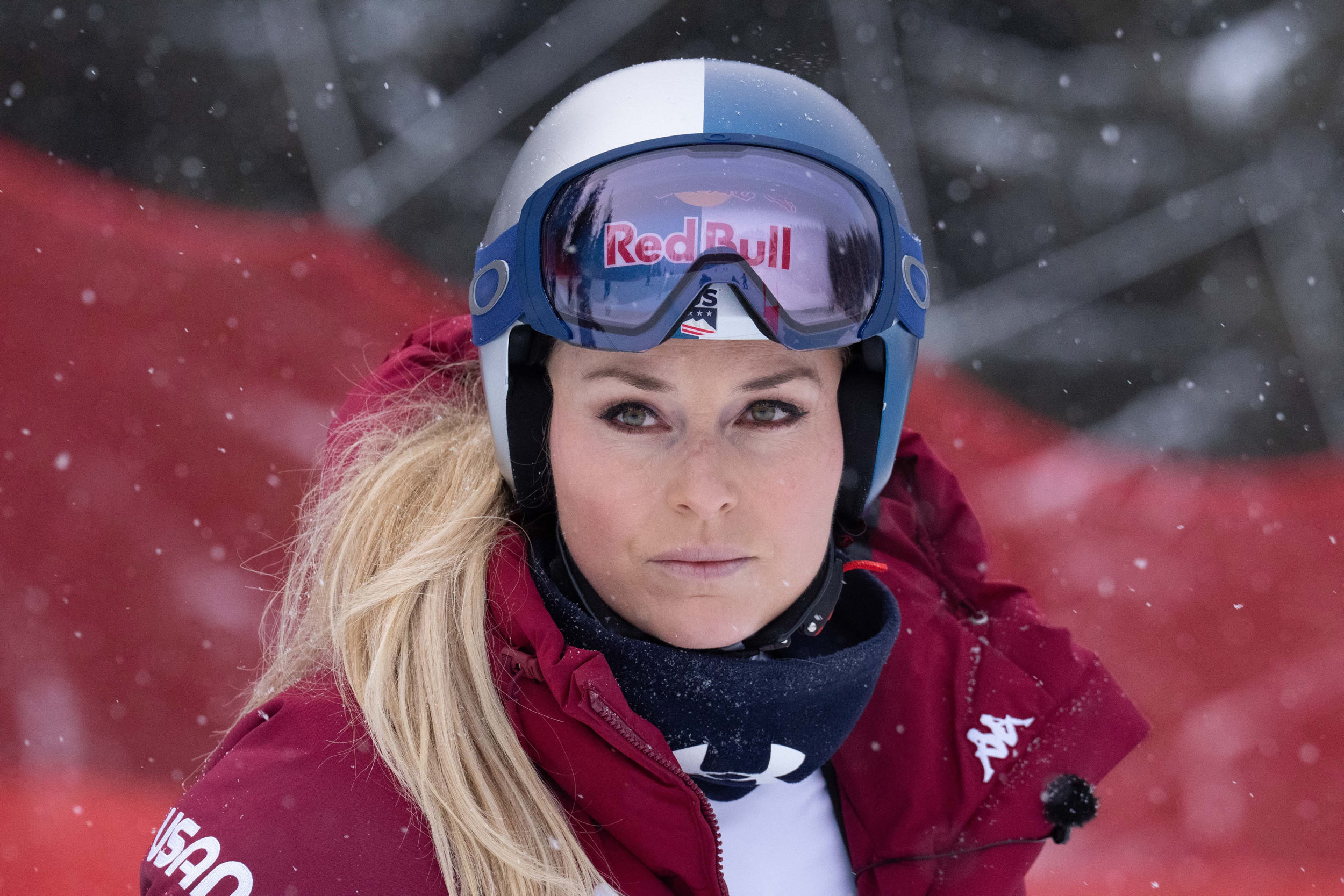 Lindsey Vonn inspects the course