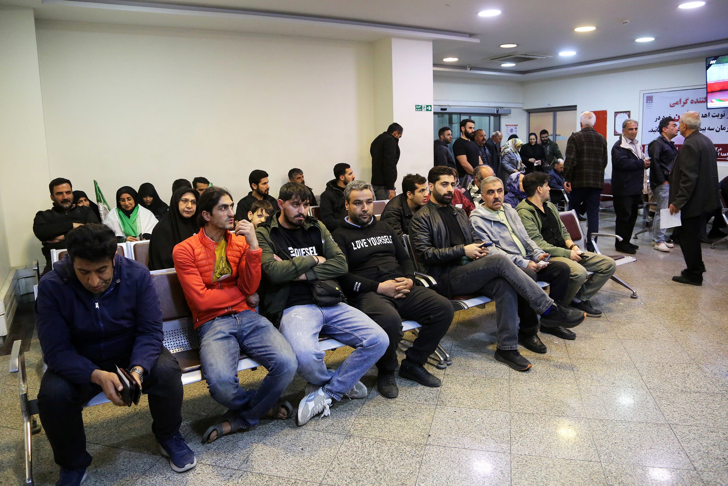 Iranians line up to donate blood for those injured in US-Israeli attacks on Iran