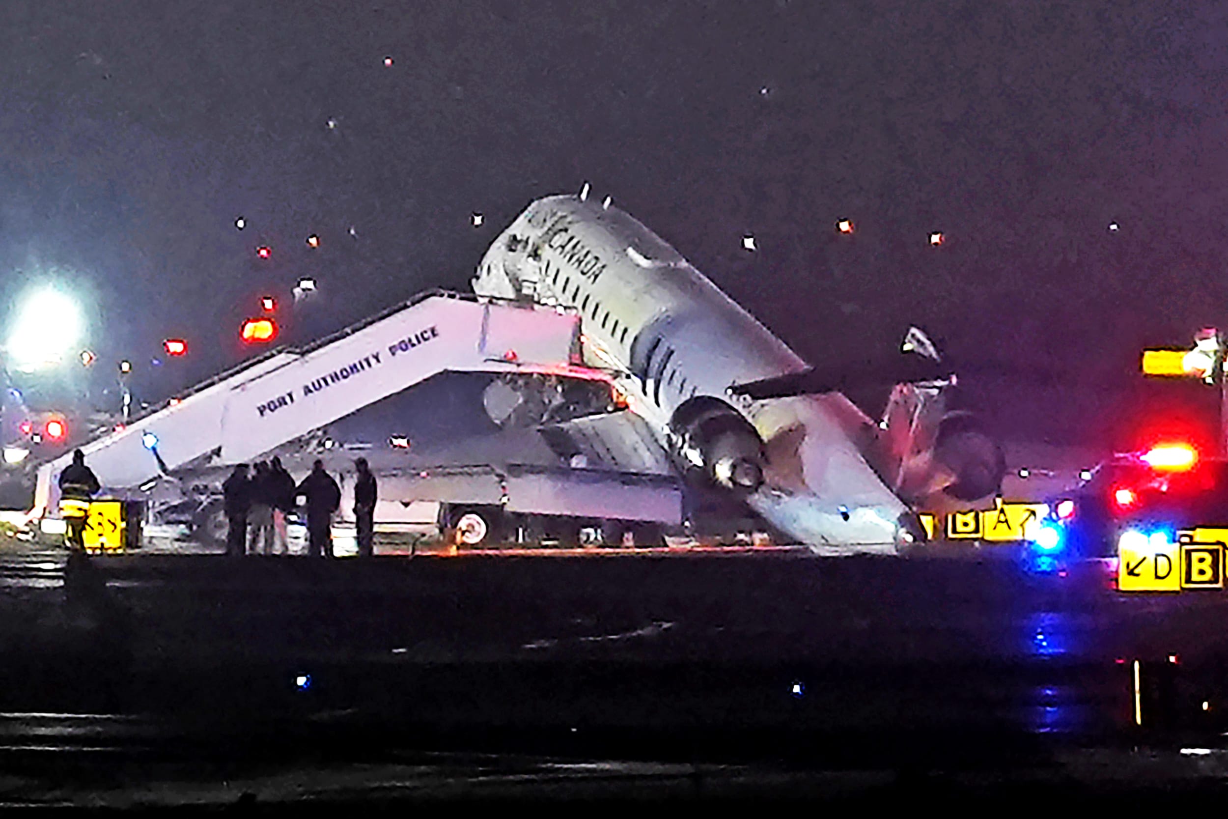 APTOPIX LaGuardia Crash