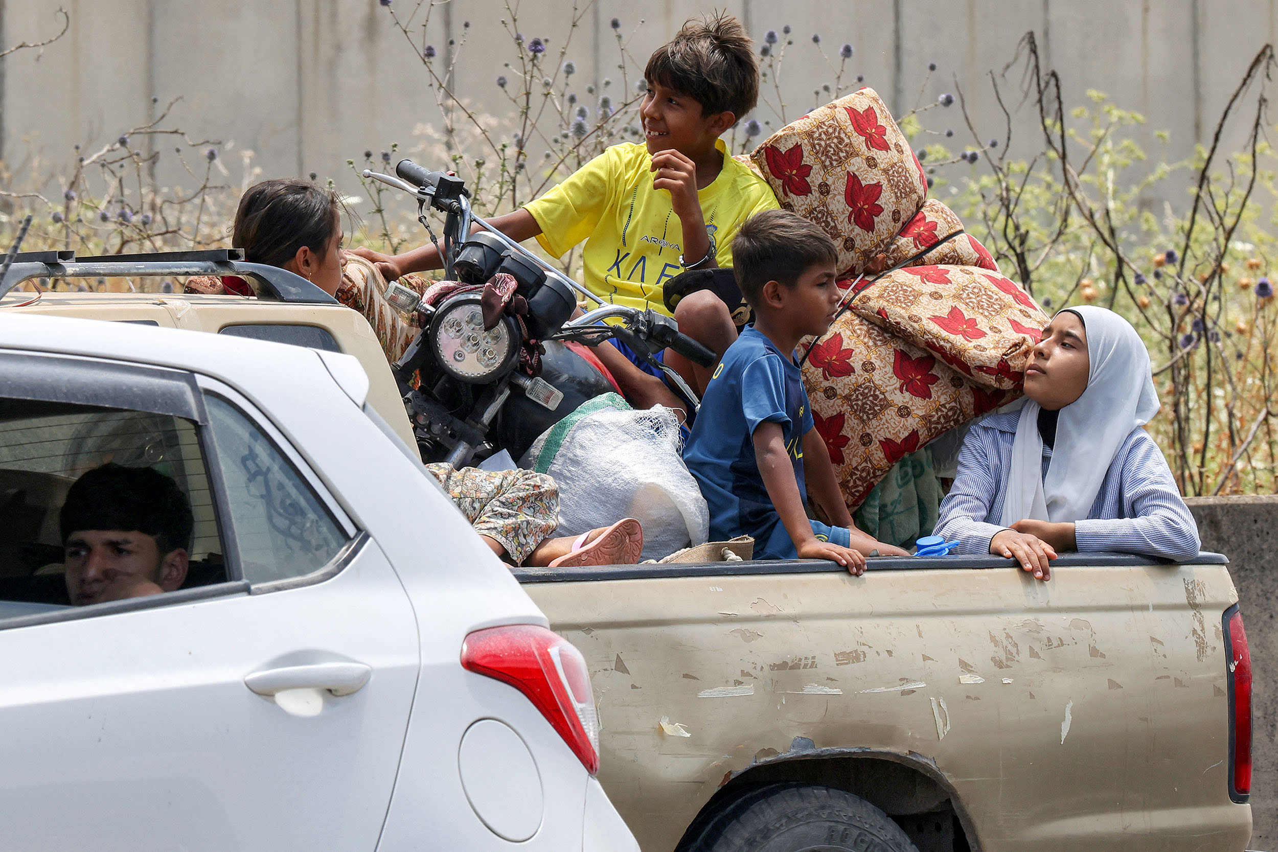 TOPSHOT-LEBANON-ISRAEL-IRAN-US-WAR-EVACUATION