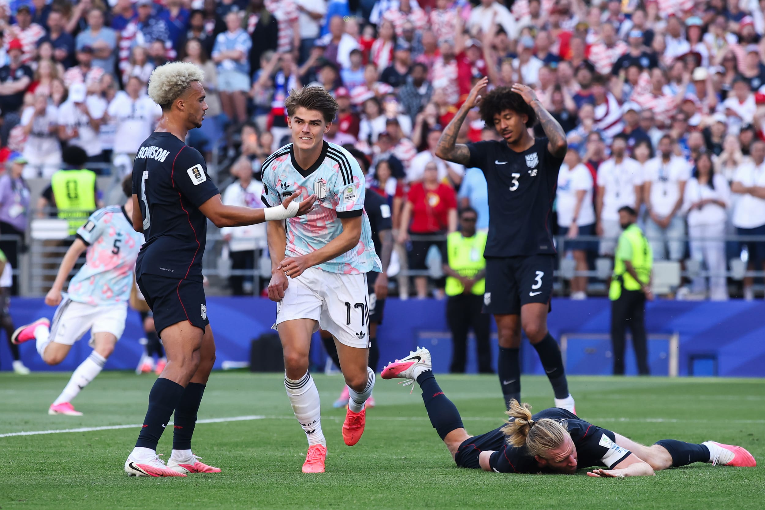 Charles De Ketelaere #17 of Belgium scores the team's second goal during the USA v Belgium game.