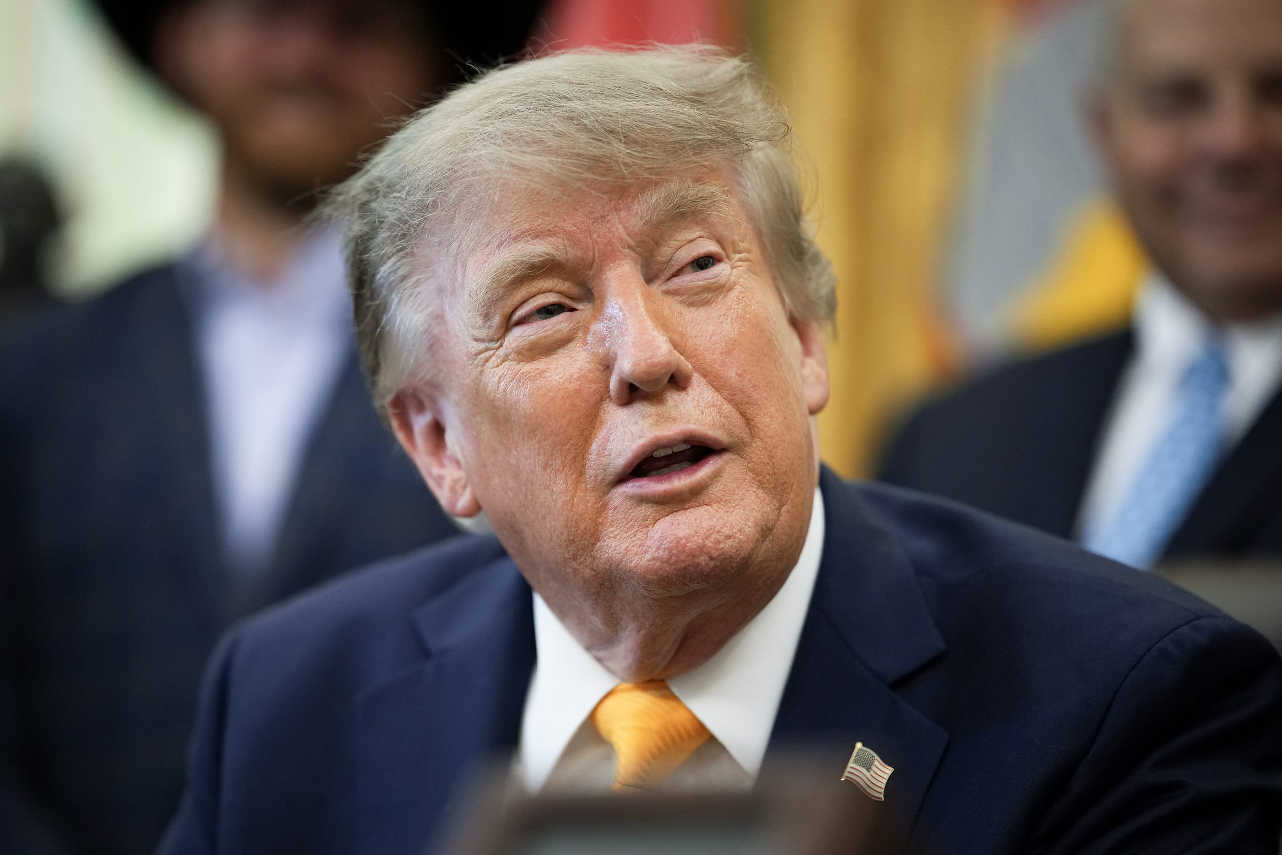 Donald Trump in the oval office