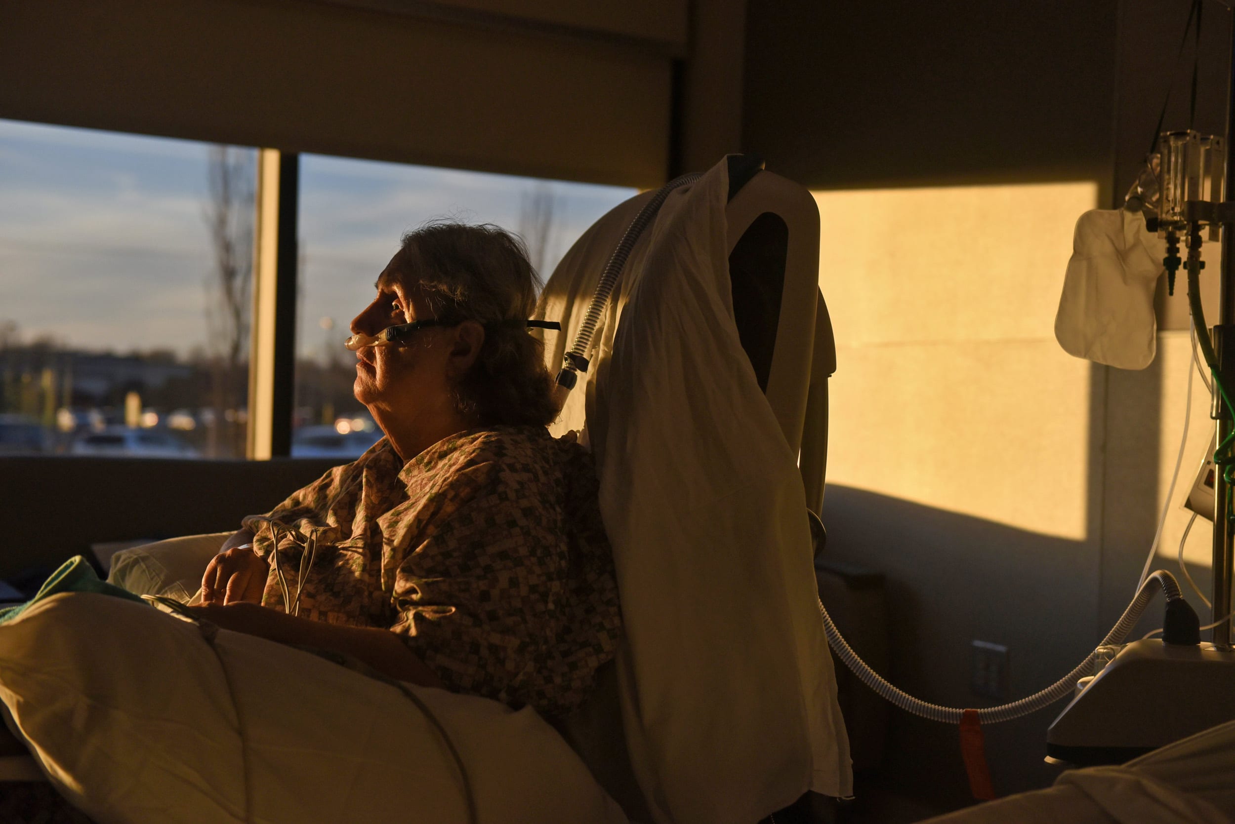 Image: Hospitals in red states saturated with patients