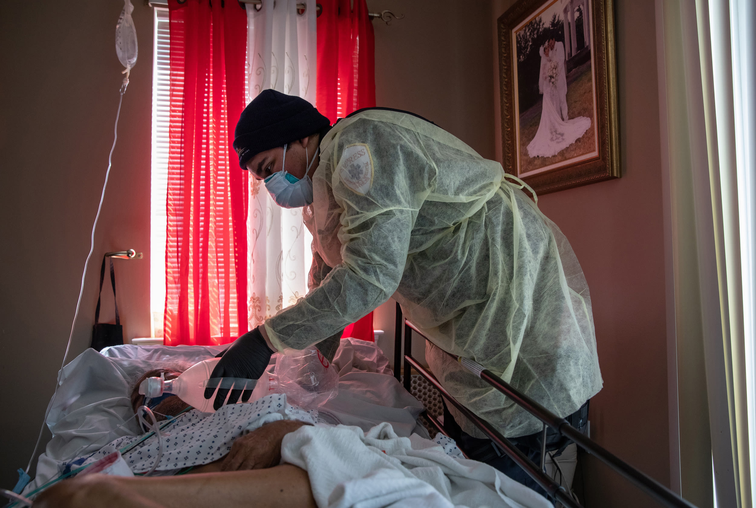 Image: Tri-State EMS Workers Confront Growing Number Of Coronavirus Cases