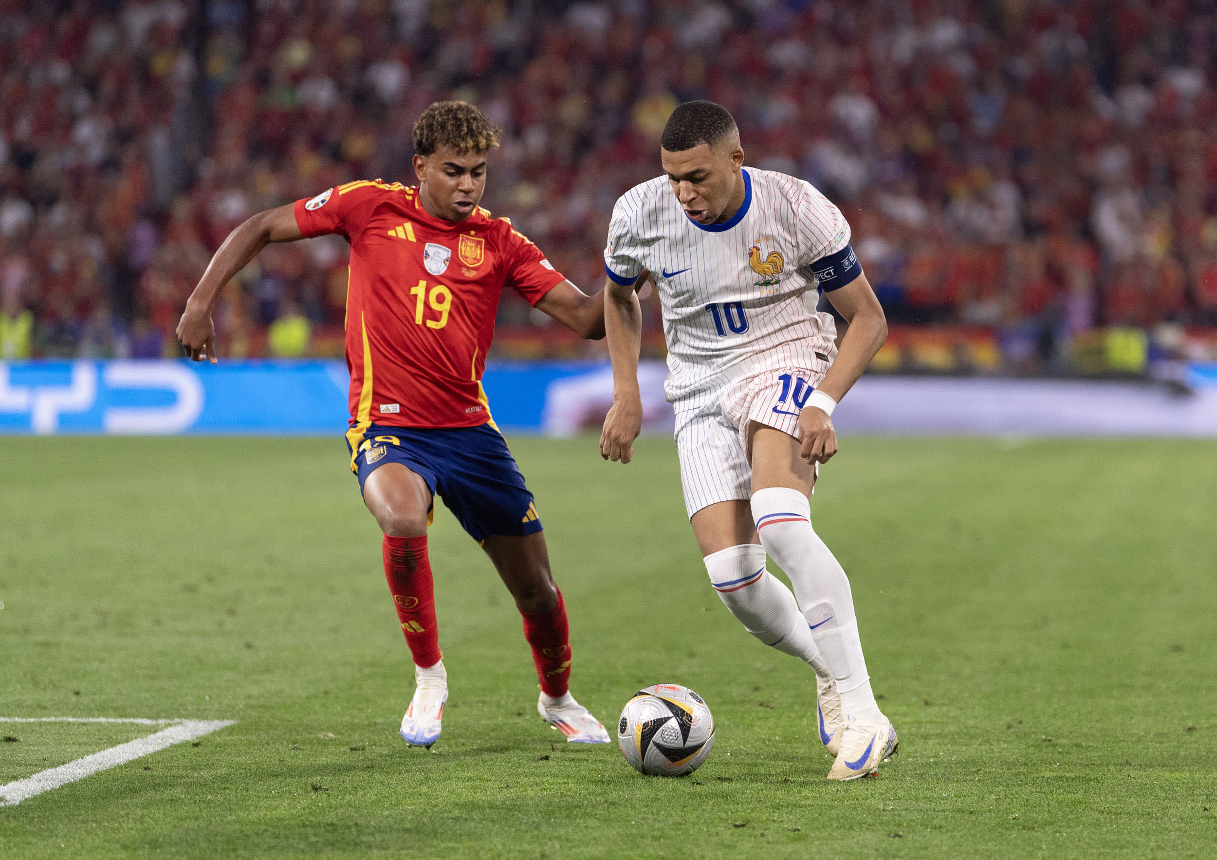 Kylian Mbappe of France and Lamine Yamal of Spain during the UEFA EURO 2024 semifinal match on July 9, 2024.