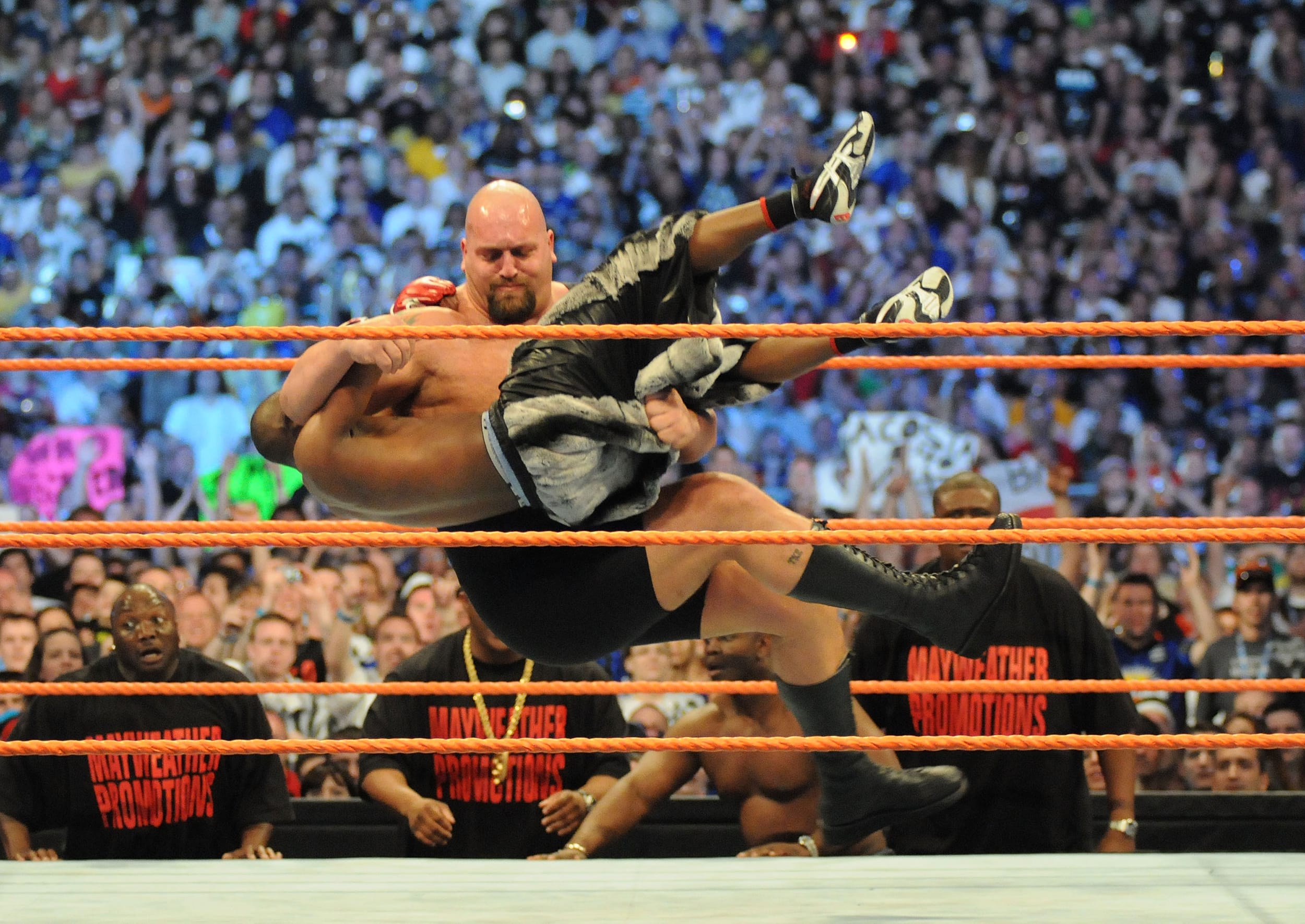 Image: Celebrities At Wrestlemania XXIV