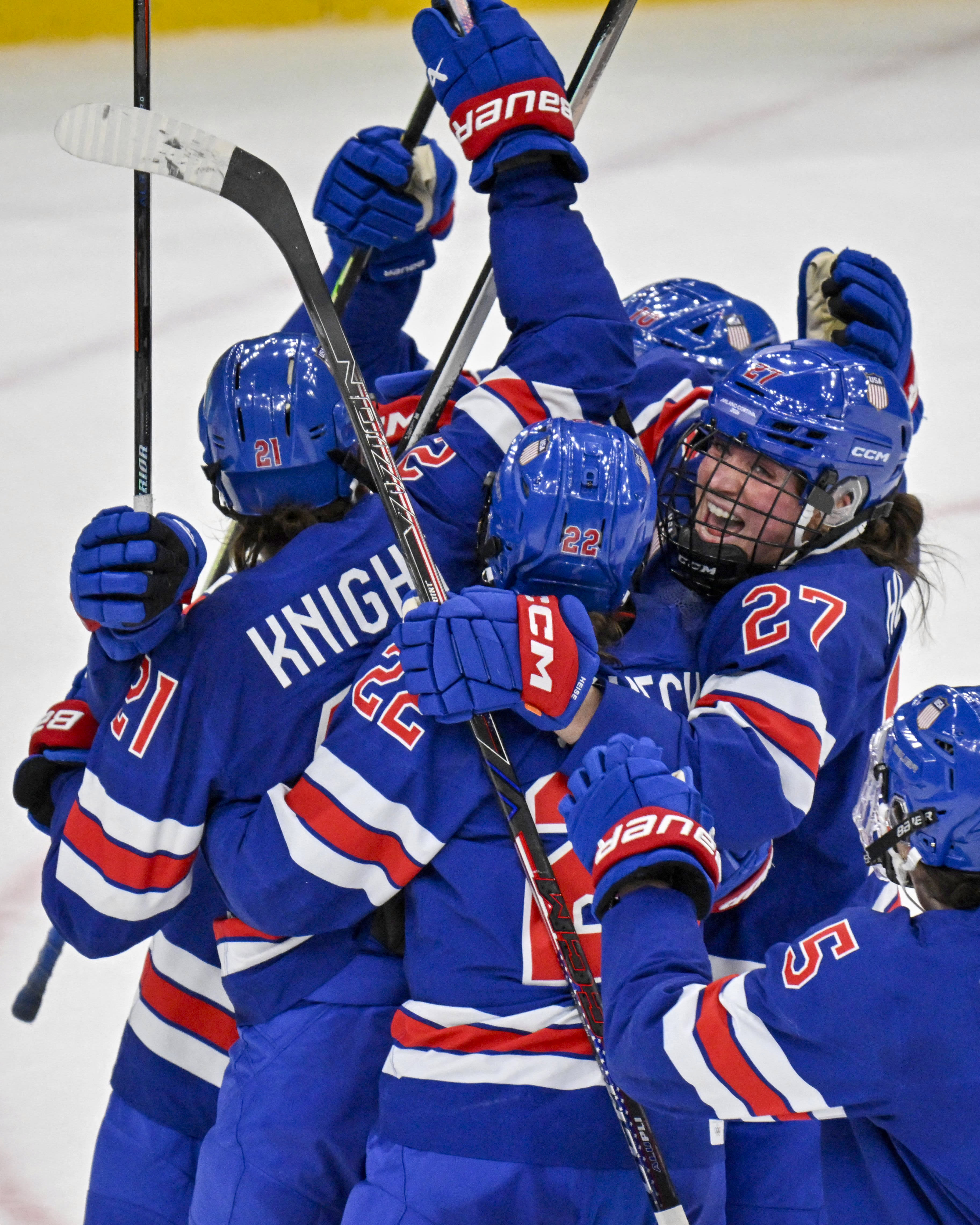 USA's players celebrate.