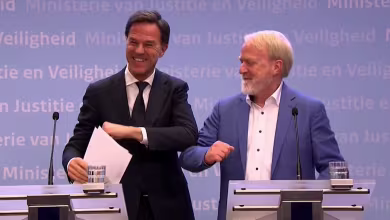 Watch: Dutch prime minister fails to follow his own coronavirus advice