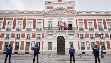 Madrid holds moment of silence to pay tribute to coronavirus victims