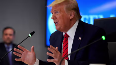 Trump tells Mass. governor to acquire face masks without federal help