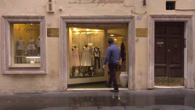 Some Italian stores reopen after COVID-19 lockdown, but customers are in short supply