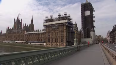 London’s iconic landmarks remain empty during stay-at-home order