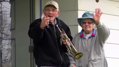 Neighbors celebrate musician's 90th birthday under coronavirus lockdown