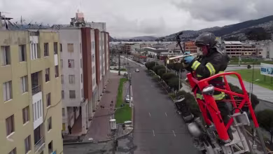 Firefighter entertains residents in coronavirus lockdown with high-rise fanfares