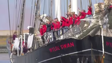 Dutch students reunite with their families after 5-week Atlantic crossing