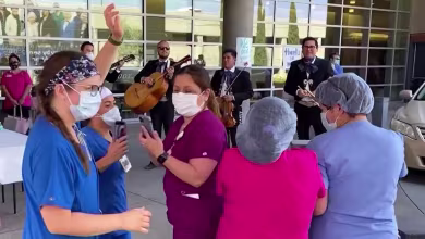 Nurses dance to celebrate release of long-term coronavirus patient