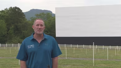 Drive-in theater finds new purpose amid pandemic: Hosting high school graduations