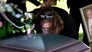 Remembering the nearly 100,000 lives lost to coronavirus