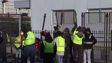 Fencing goes up around White House complex one day after Capitol riots