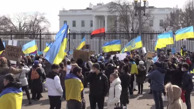 Hundreds rally in support of Ukraine outside White House