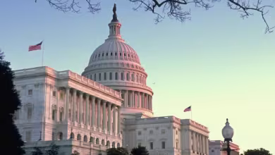 Lawmakers pressure White House to further aid Ukraine amid Russian invasion