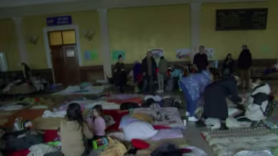 Ukraine crisis: Inside refugee shelter above Lviv train station