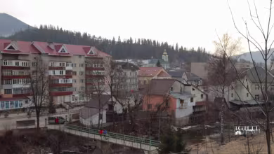Ukrainians fleeing war take refuge in the mountains