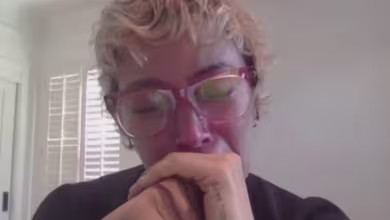 'It reminds me at the time how I felt': Heard's makeup artist becomes emotional during testimony