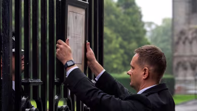Watch: Proclamation of Queen Elizabeth's death posted at Balmoral Castle