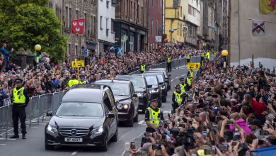 Thousands turn out as Queen Elizabeth II’s coffin arrives in Edinburgh