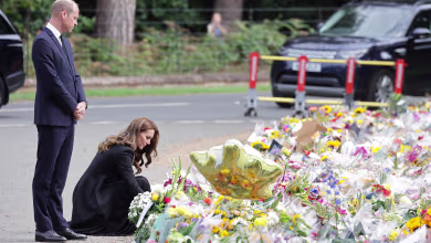 William, Kate inspect tributes to Queen Elizabeth II at Sandringham