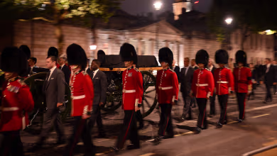 Military bands, carriages rehearse for procession of queen's casket