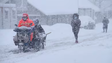 Massive winter storm delays 10,000 flights, cancels 2,600 others