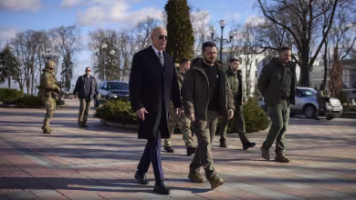 Watch: Air raid sirens sound repeatedly as Biden and Zelenskyy walk through Kyiv