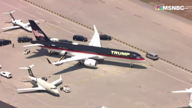 Trump boards flight to New York ahead of arraignment