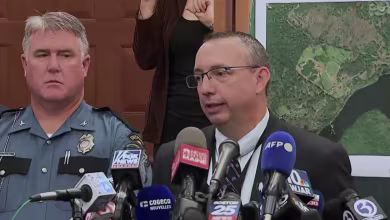 Maine police confirm note found, say dive teams will search river near suspect's car