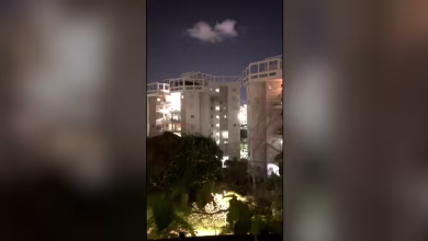 Watch: Residents in Holon sing Israeli anthem from their balconies