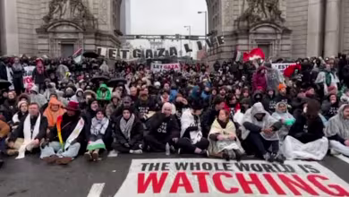 Hundreds call for cease-fire in Gaza during protest on Manhattan Bridge
