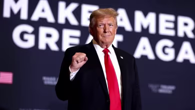 Trump dominates in Iowa as GOP caucuses near